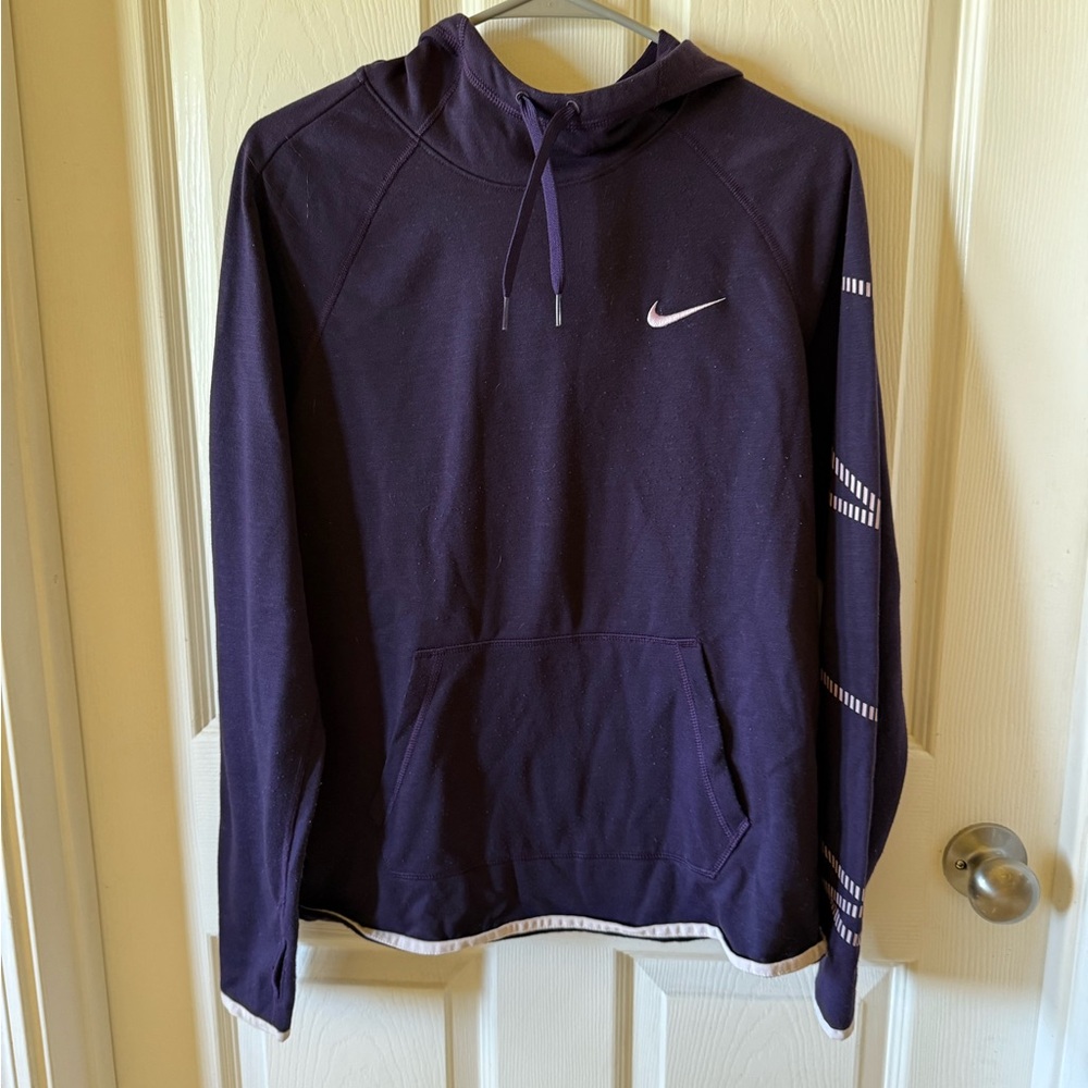 Women's Nike Therma Dri-Fit Printed Hoodie Pullover M Purple